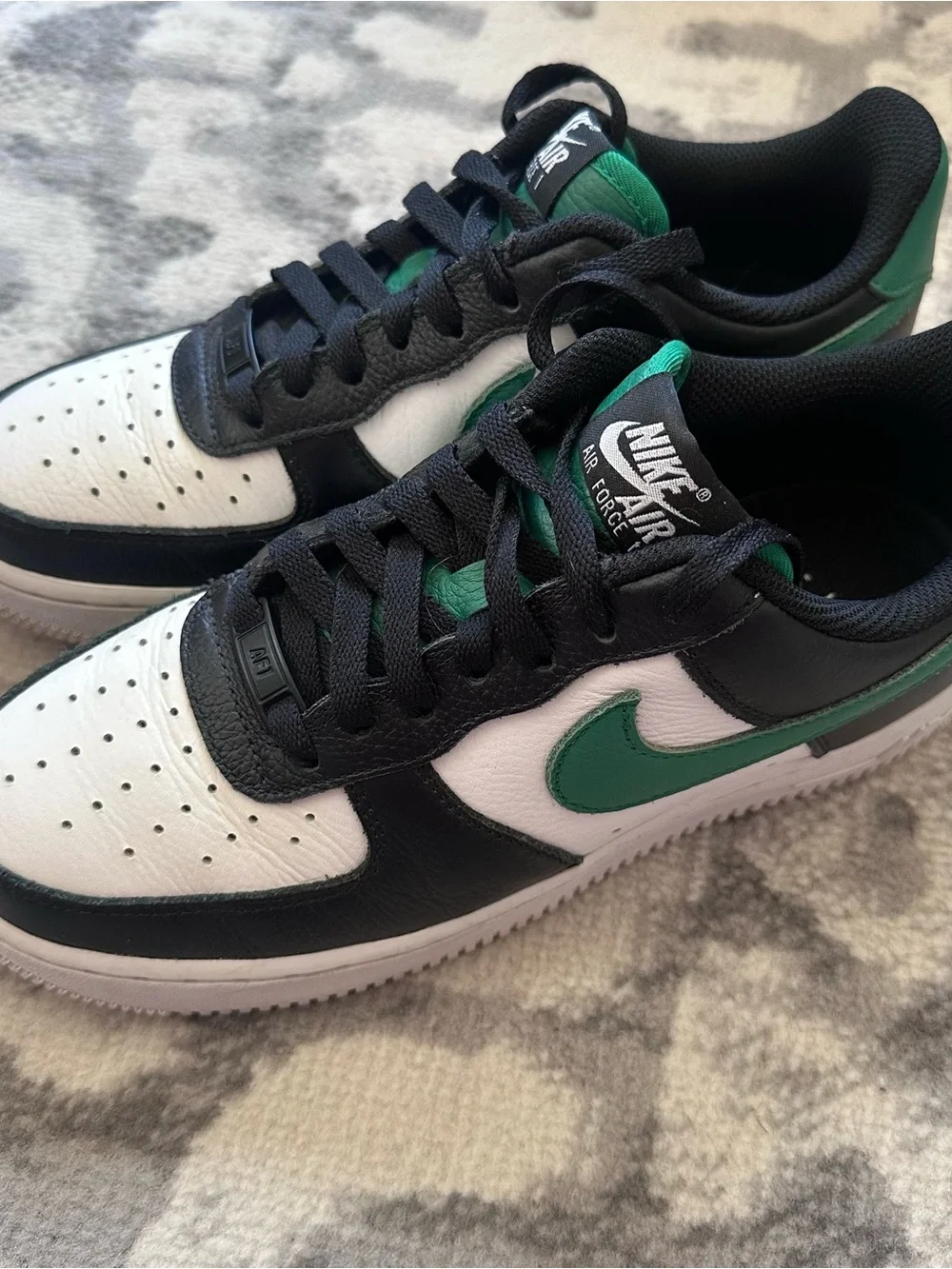 Nike Women’s Size 8 Air Max Correlate White Black New Green Sneakers